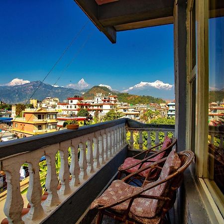 Hotel Grand Holiday Pokhara Extérieur photo