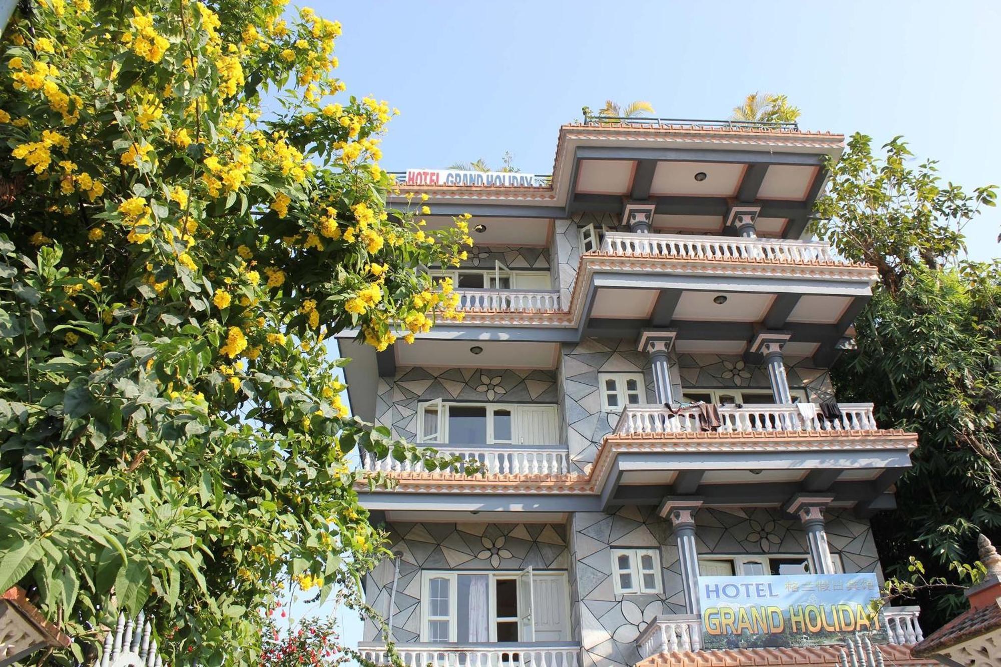 Hotel Grand Holiday Pokhara Extérieur photo