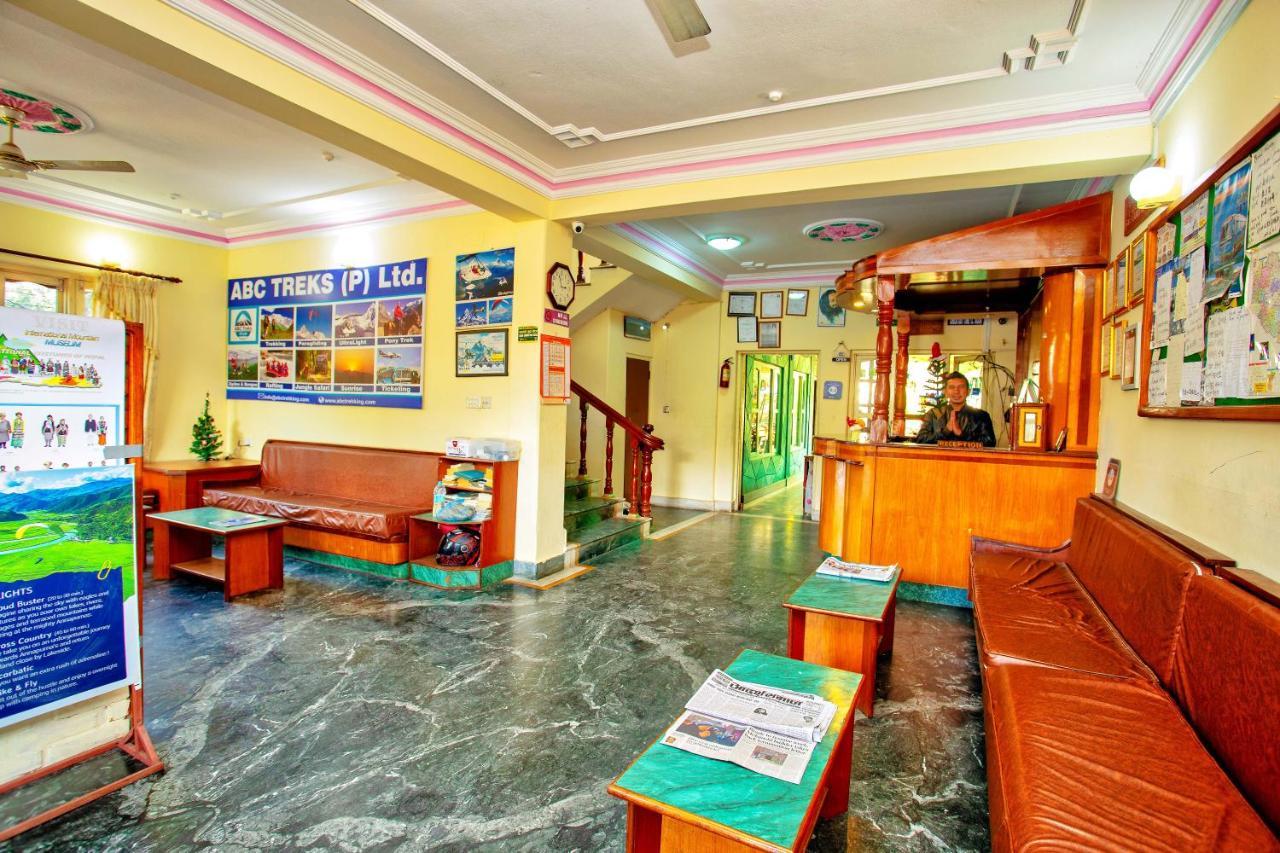 Hotel Grand Holiday Pokhara Extérieur photo