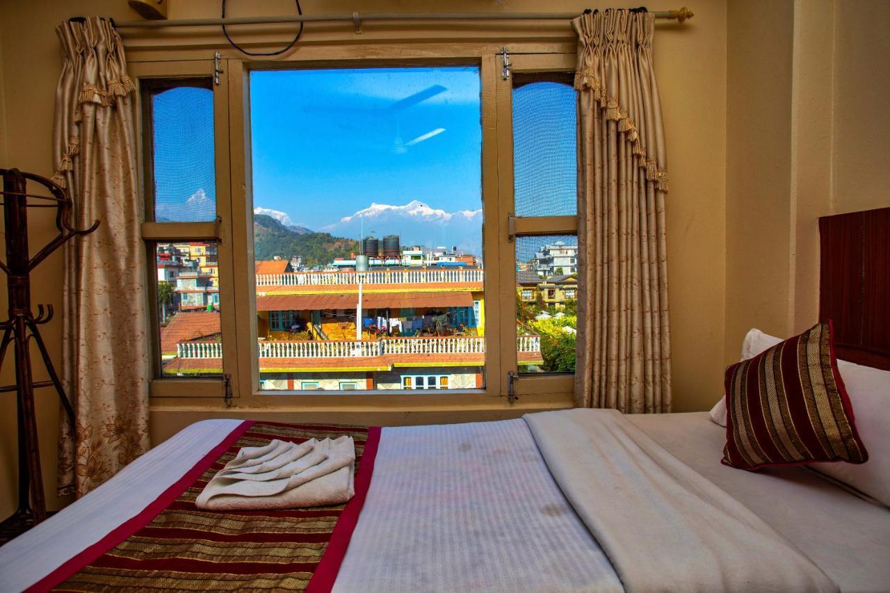 Hotel Grand Holiday Pokhara Extérieur photo