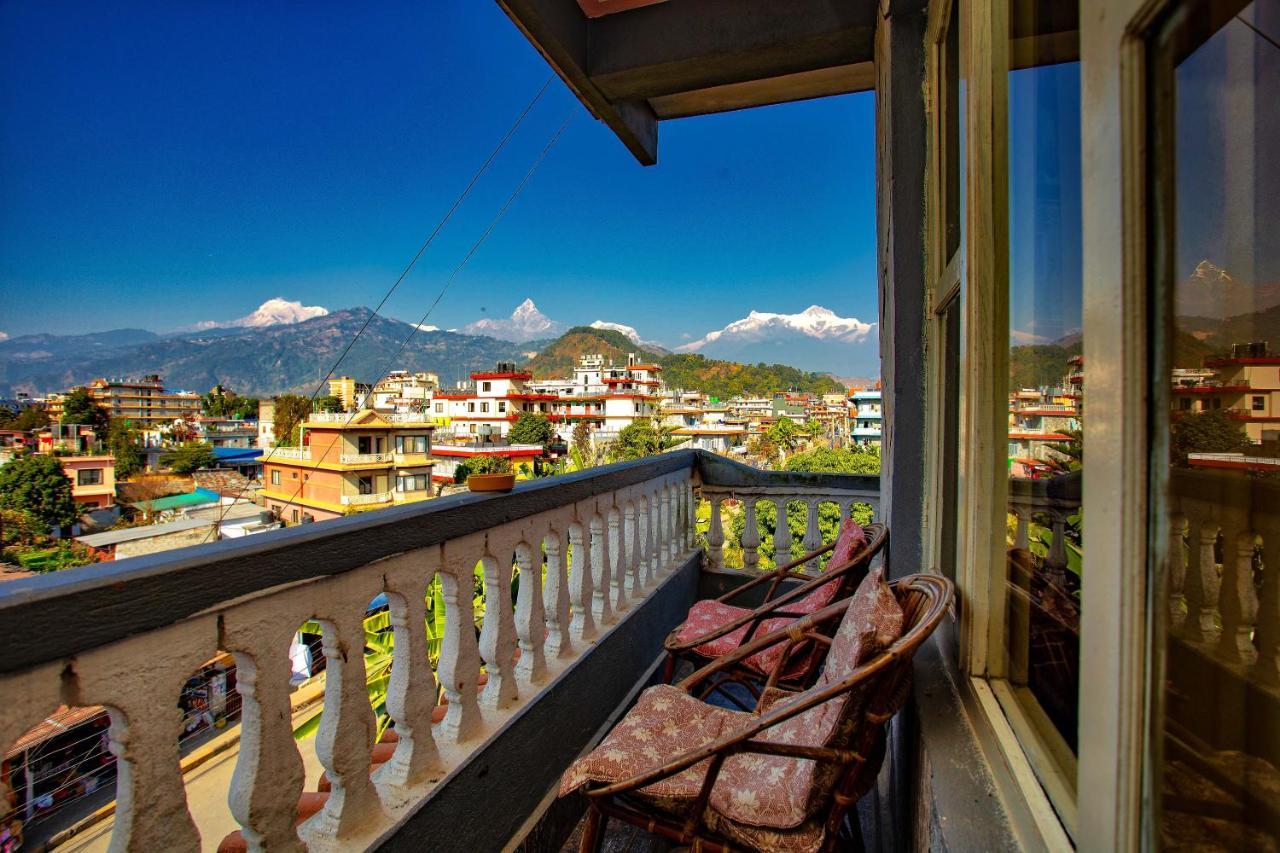 Hotel Grand Holiday Pokhara Extérieur photo